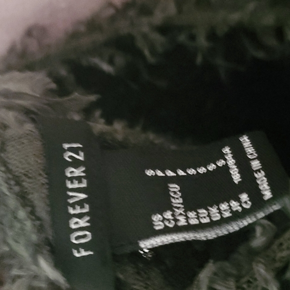 Forever 21 mini dress. Grey Faux Fur size small - Picture 3 of 3